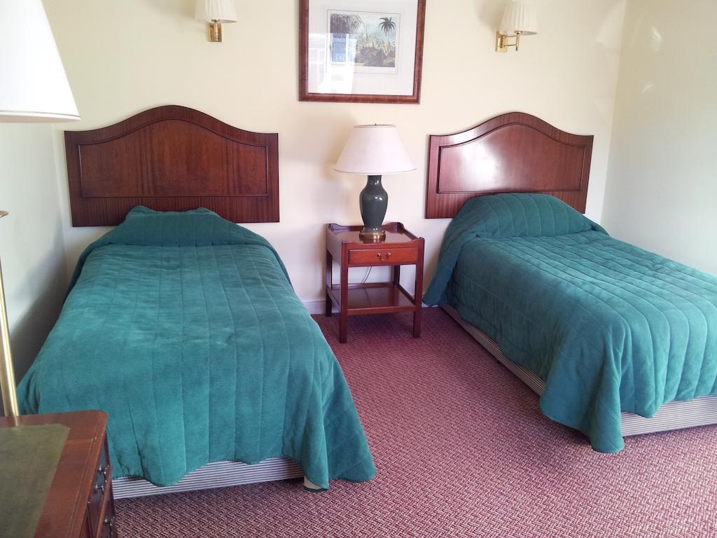 Red Lion Dunston Hotel Branston  Eksteriør billede