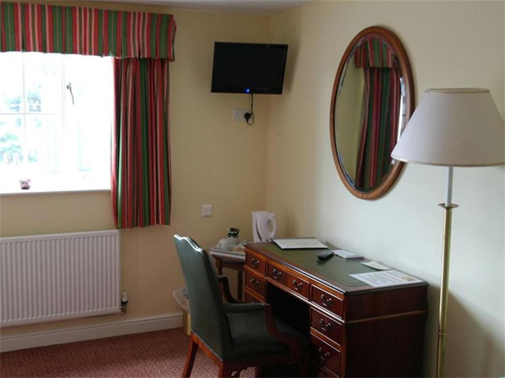 Red Lion Dunston Hotel Branston  Eksteriør billede